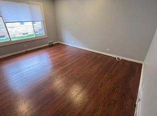 8232 Niles Center Rd APT 406, Skokie, IL 60077