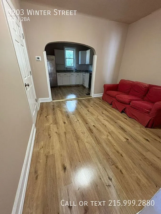 Spacious house available at 3203 Winter Street! — Photo 3