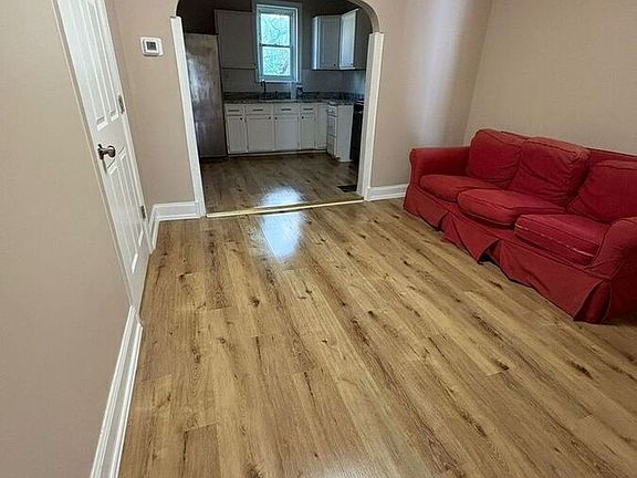 3rd image of 3203 Winter St