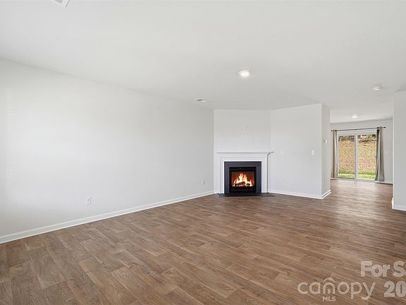 2nd image of 3163 Winesap Dr