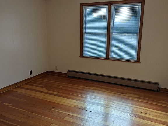 5th image of 101 15th Ave S #6