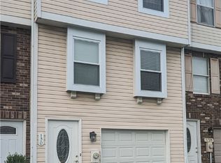 130 Meadow Gap Dr, Monroeville, PA