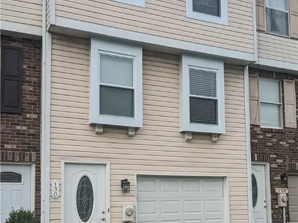 130 Meadow Gap Dr, Monroeville, PA 15146