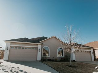 909 Coving Dr, Lawrence, KS 66049