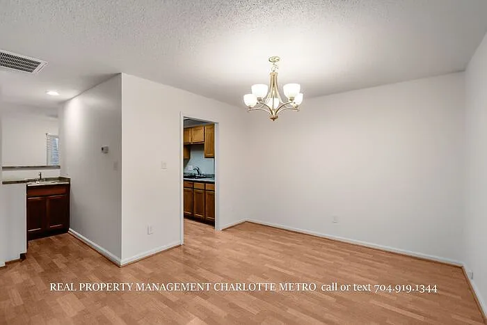 9451 Kings Falls Dr — Photo 16