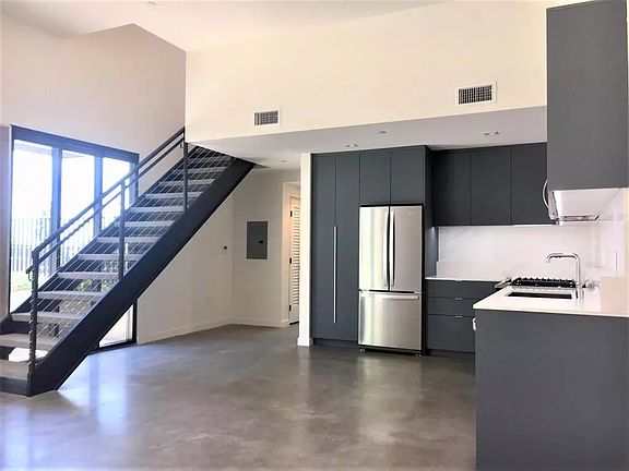 5th image of 810 Ashland Ave #11229b593