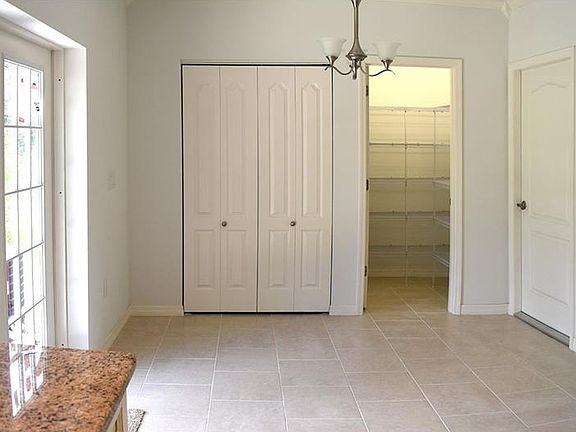 5th image of 2327 Margaret St