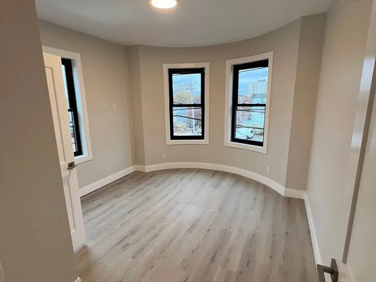 56 Sachem St #6 — Photo 8