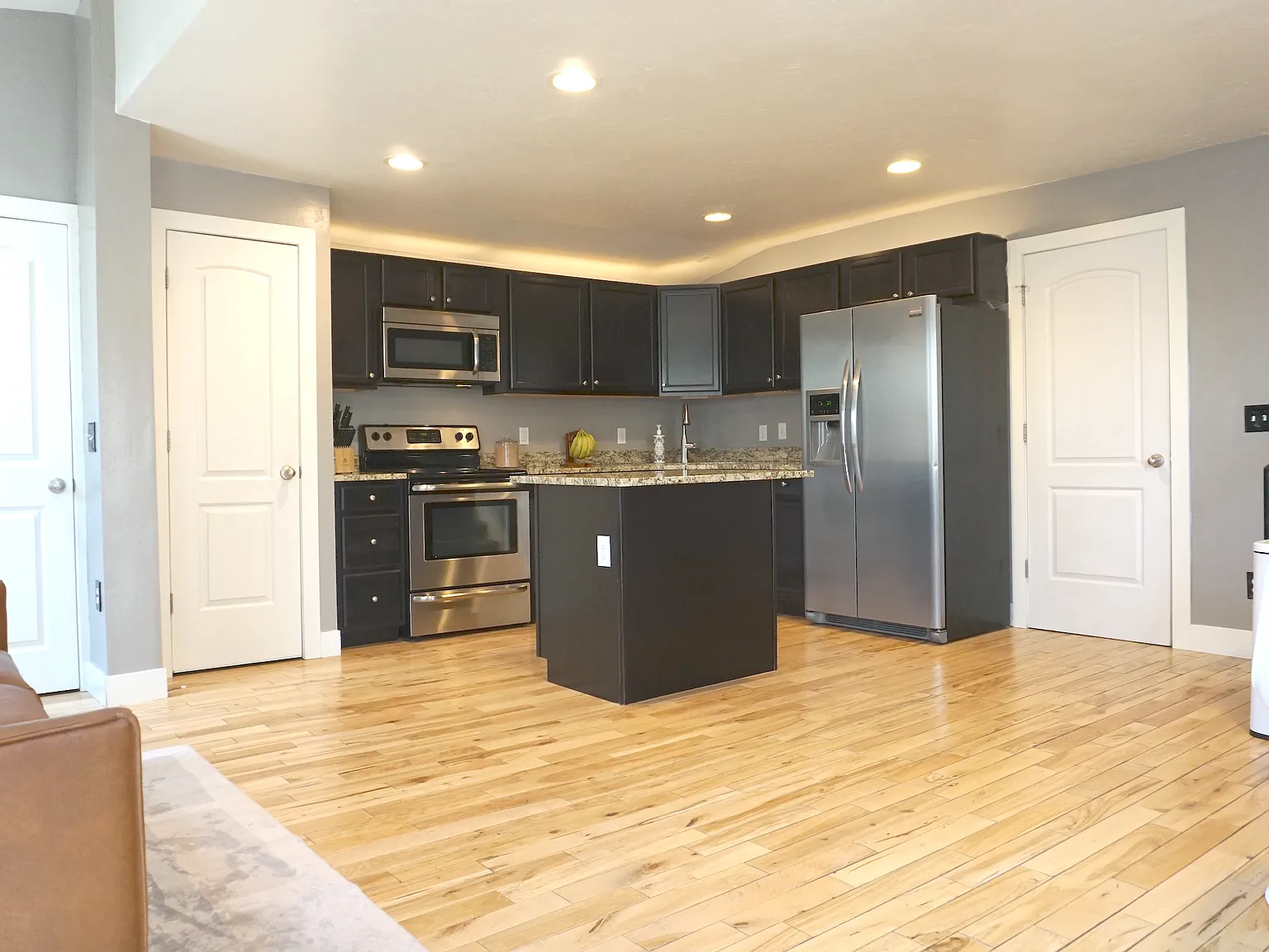 2 bed, 1162 sqft, $3,250 — Photo 2