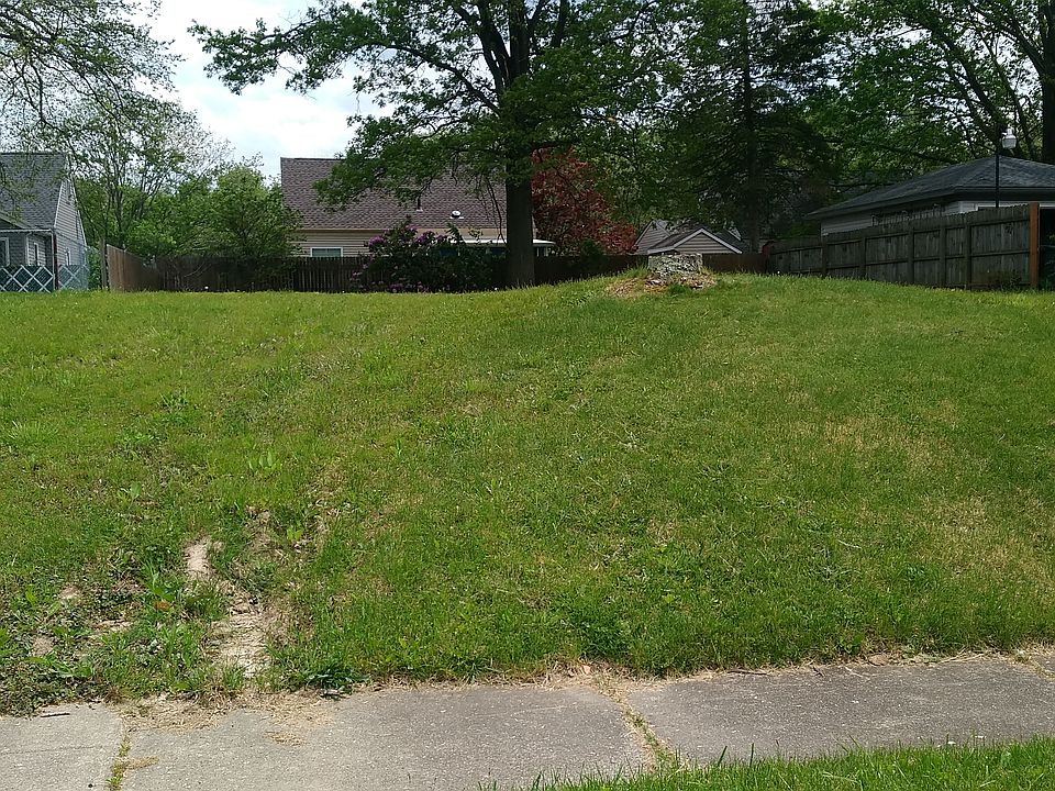 1st image of 691 Beechview Dr