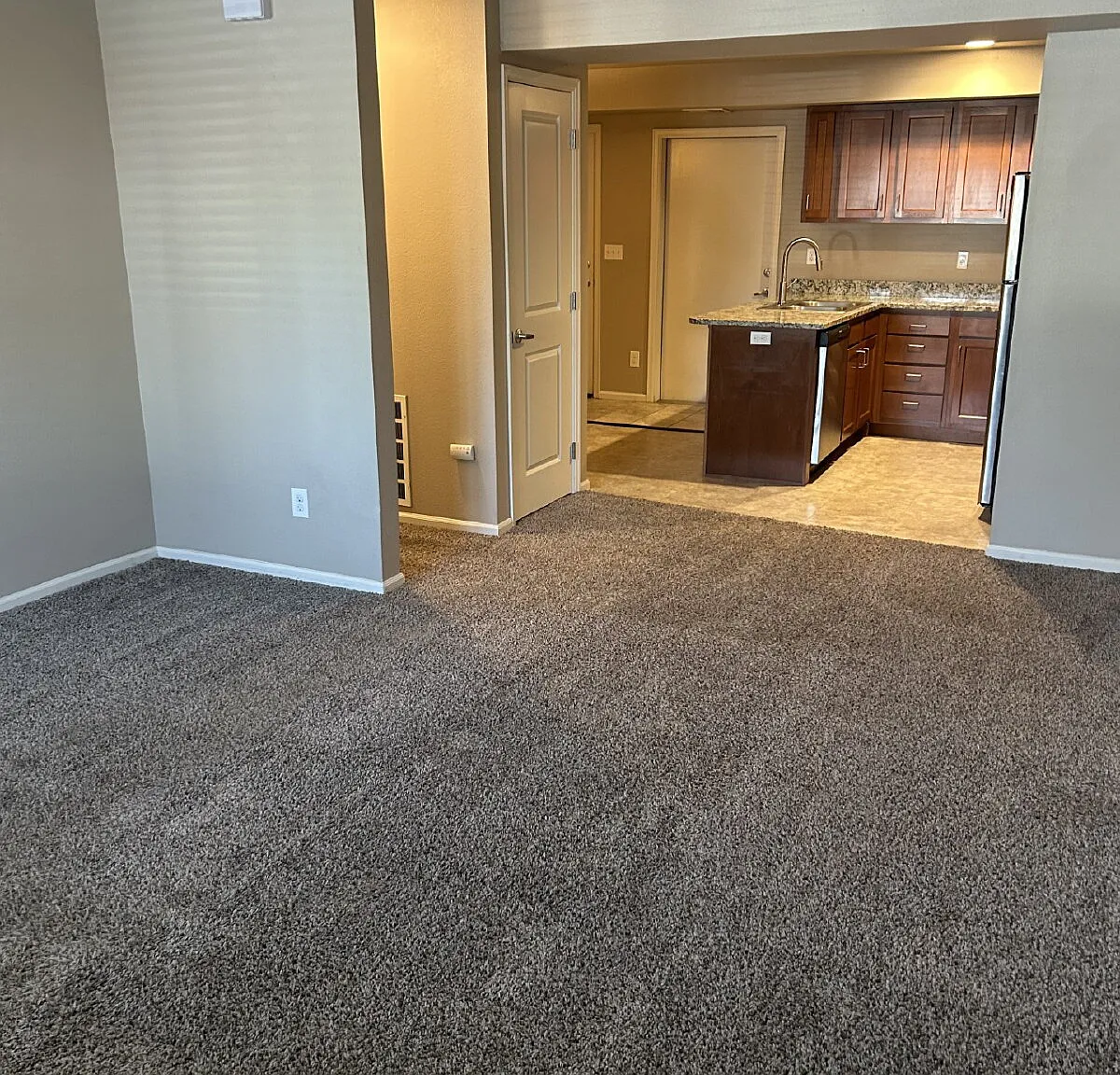 2 bed, 2.5 bath, 1200 sqft, $1,995 — Photo 4