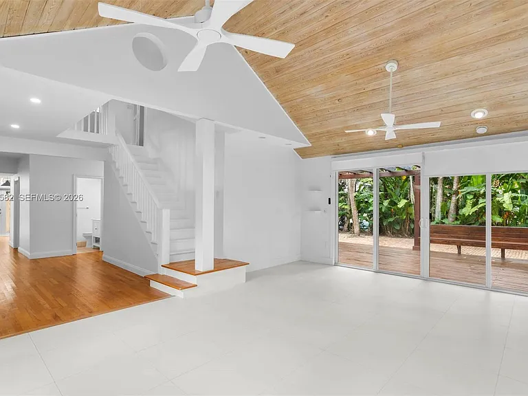 3945 Loquat Ave — Photo 1