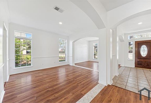 3rd image of 4122 Roaring Trail Dr