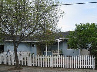 2nd image of 1931 Rosswood Dr