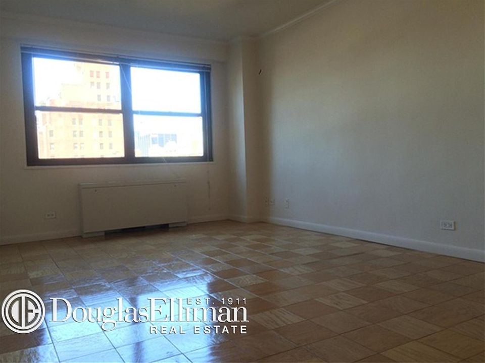 1st image of 326 W 77th St APT 6