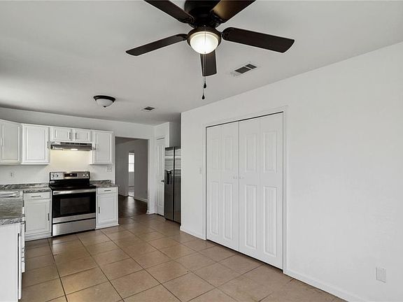 4th image of 4408 Perlita St