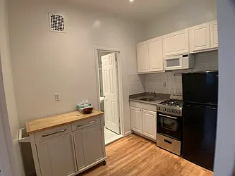 Rented by Salon Realty Corp