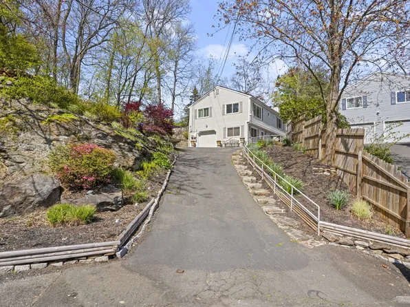 19 Sheila Court, Norwalk, CT 06851