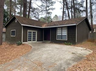 8650 Woodside Ln, Jonesboro, GA