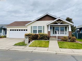5227 Golden Eagle Dr, Eugene, OR 97402