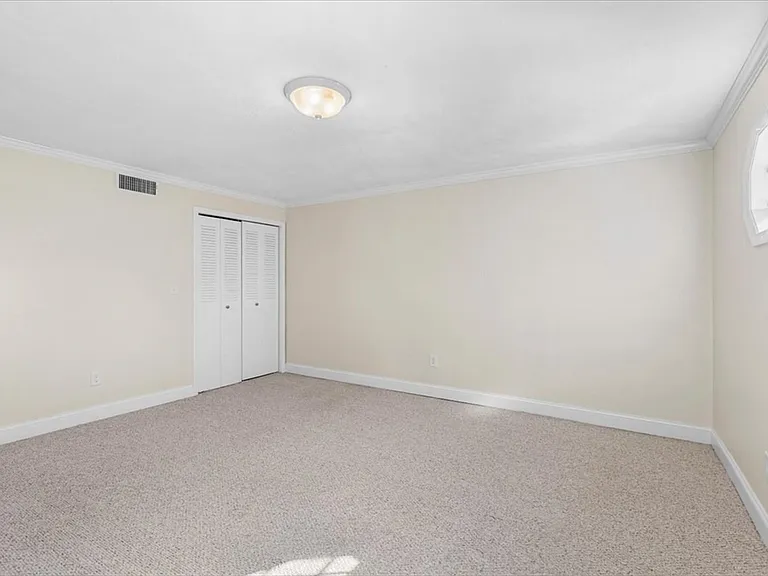 8 Captain Cook Ln #U — Photo 19