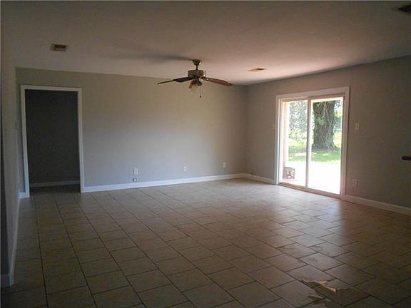 5th image of 3563 Somerset Dr