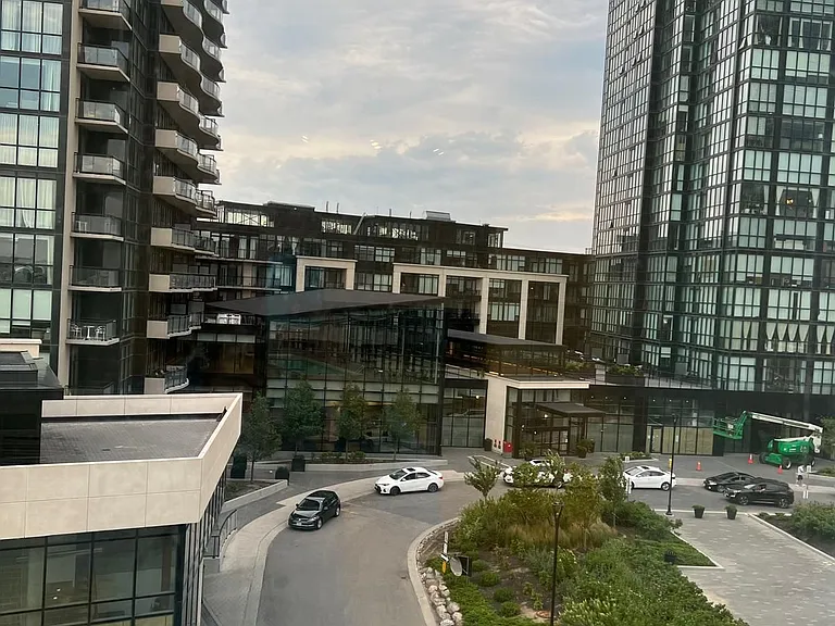 2908 Highway 7 Rd #402 — Photo 2