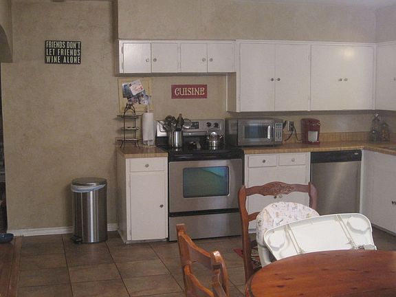 4th image of 535 Westwood Dr