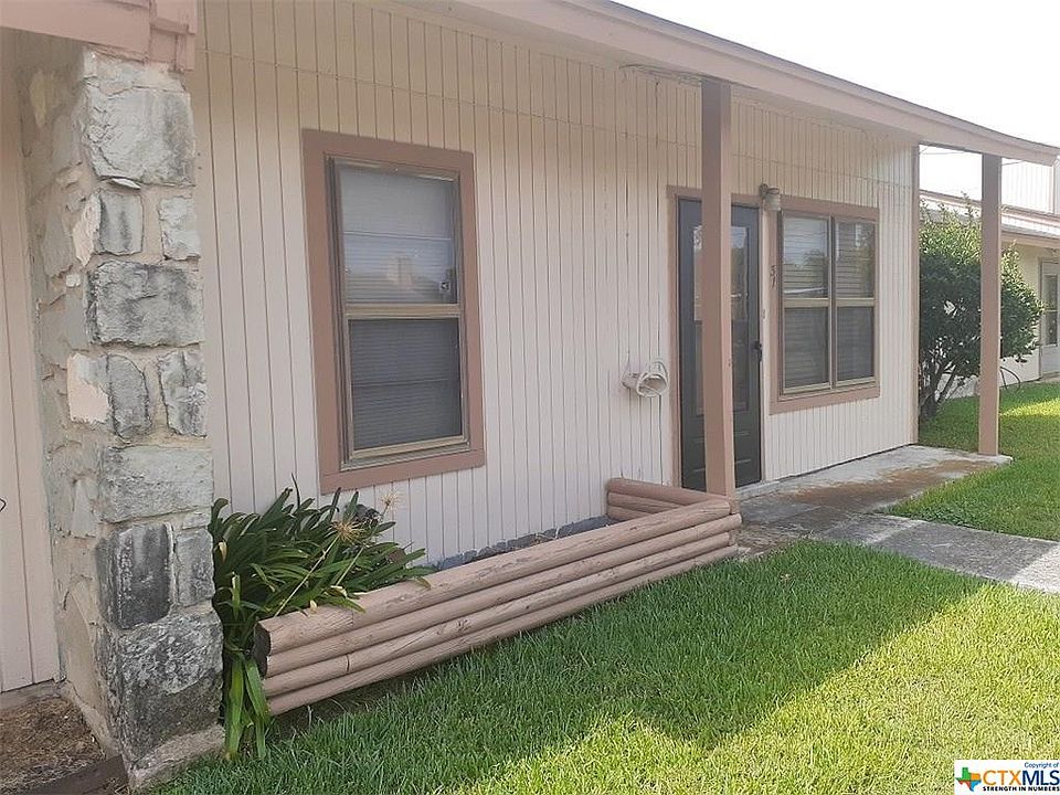1st image of 1051 Country Club Dr #31