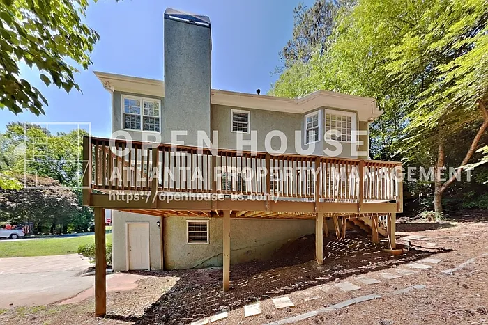 2100 Glenridge Ct — Photo 21