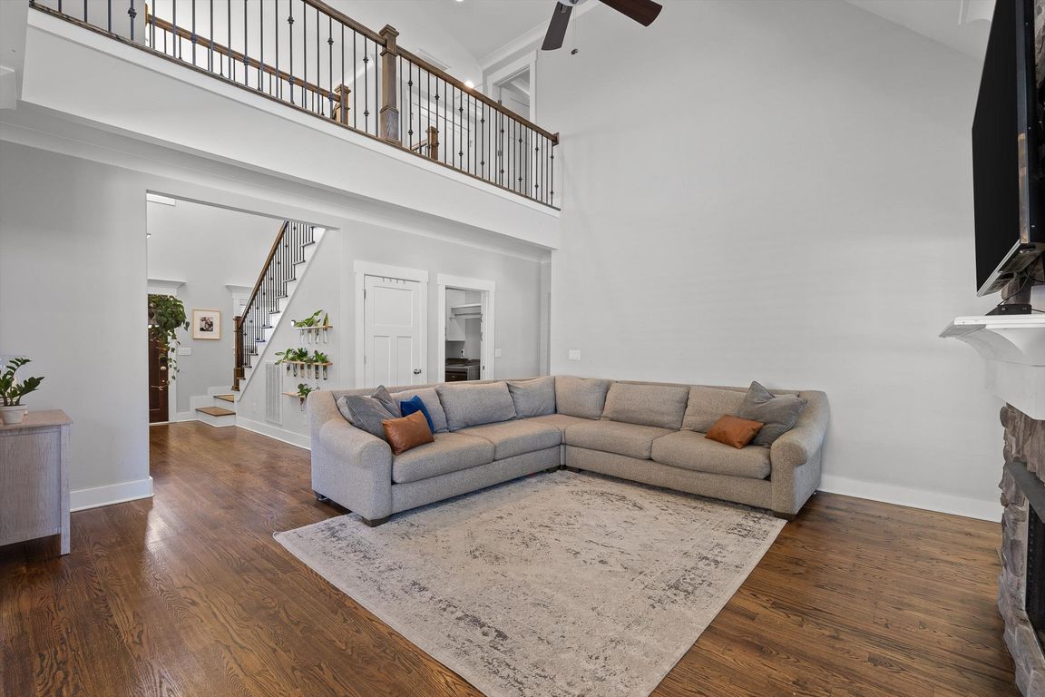 next background image