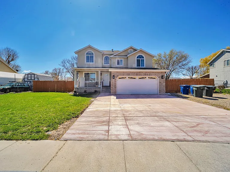 2255 W Red Robin Rd — Photo 24