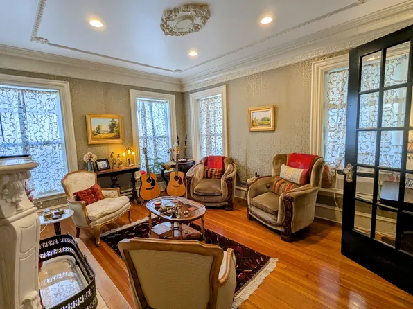 14 Highland Ave, Hull, MA 02045