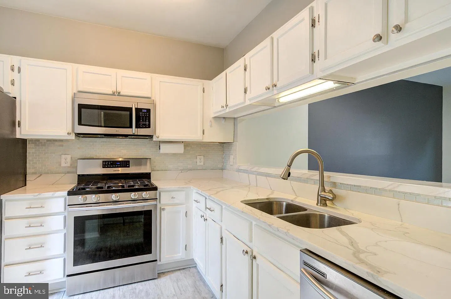 2 bed, 1.5 bath, 1120 sqft, $2,400 — Photo 4