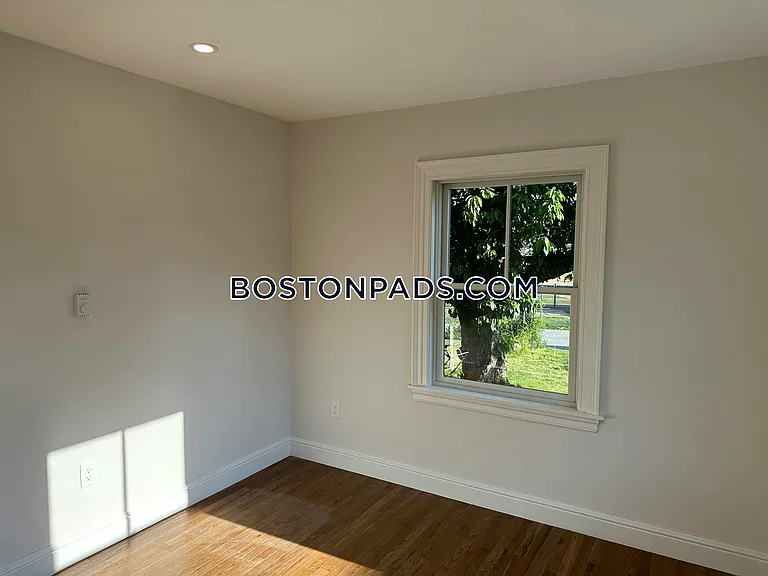 23 Renfrew St #1 — Photo 5