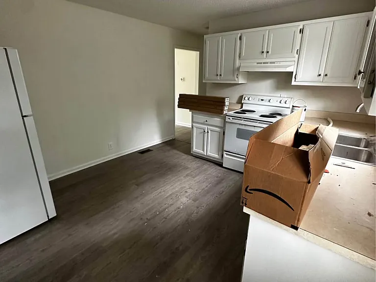 1861 Woodruff Ave #B — Photo 7