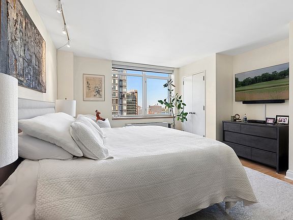 5th image of 1760 2nd Ave APT 15F