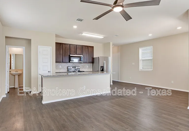 10610 Green Lake Dr — Photo 7