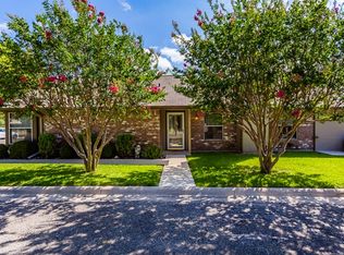 518 Fitch St, Kerrville, TX 78028