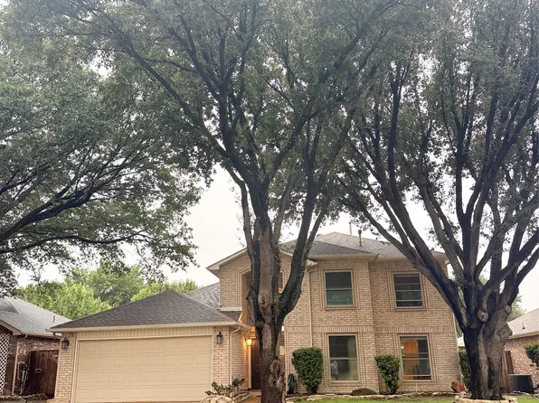 916 Pennsylvania Dr, Saginaw, TX 76131