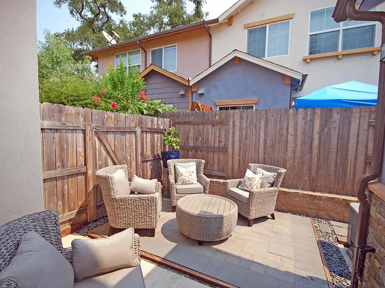 1189 Galeria Cir — Photo 22