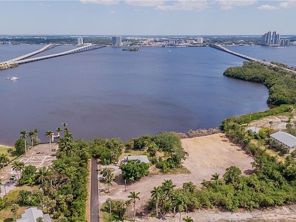 2nd image of 1059 River Rd