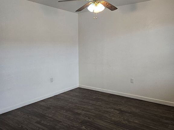 2nd image of 309 Sunset Ln APT C