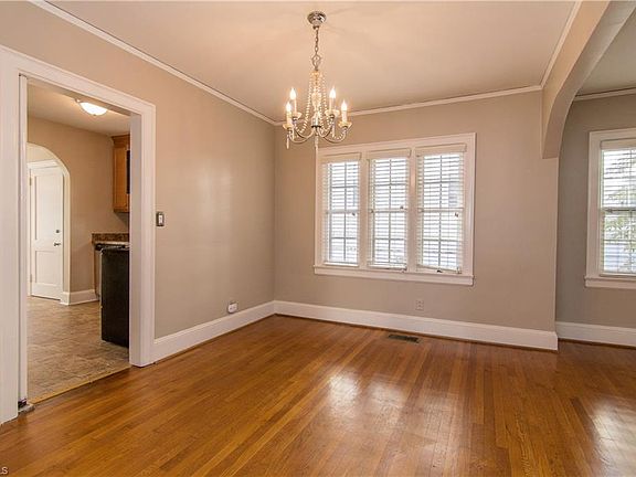 5th image of 1507 Northfield St
