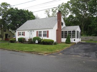 26 Manor Rd, Cranston, RI 02920