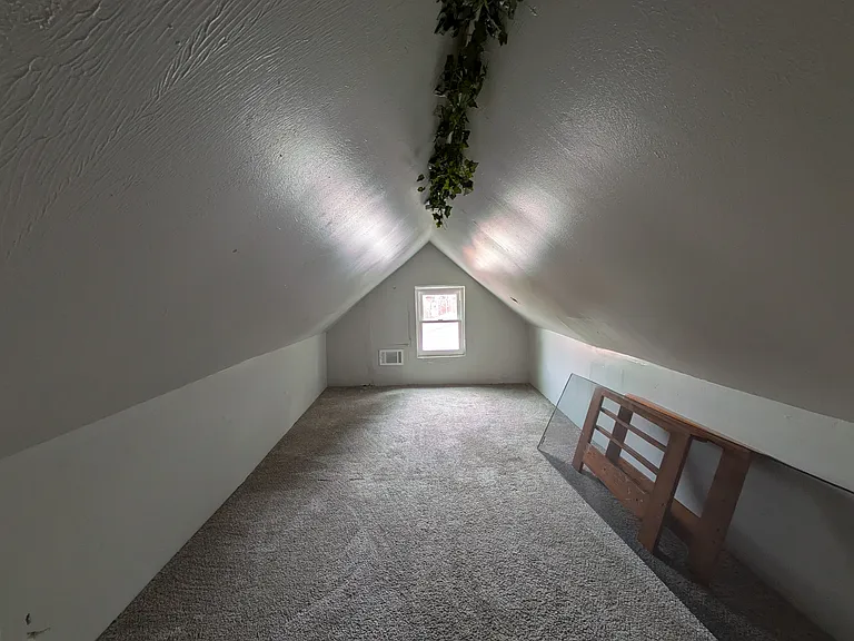 473 E Markison Ave — Photo 10