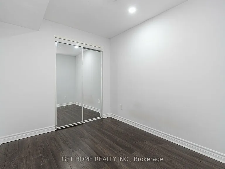 5955 Gant Cres E #BASEMENT — Photo 10