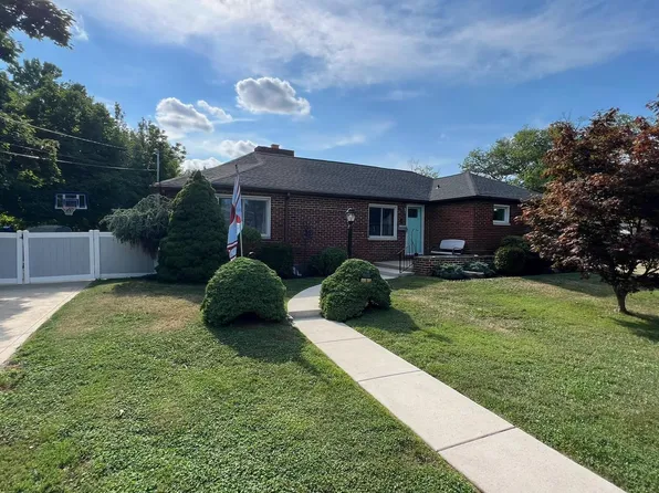 3 Pocahontas Rd, Somerdale, NJ 08083