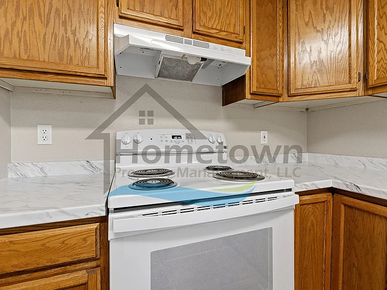 703-1 N Compton St — Photo 27