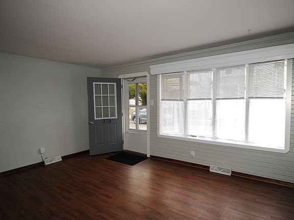 4th image of 375 Elm Ave